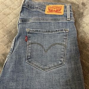 Levi’s 724 high-rise Straight leg jeans